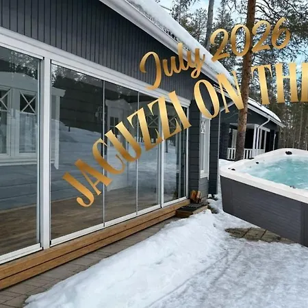 Beautiful And Charming With Outdoor Jacuzzi Äkäslompolo